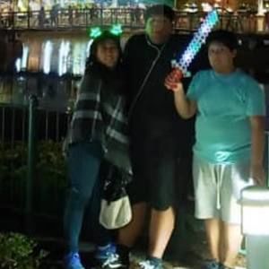 Meet your Posher, Carmen rosa